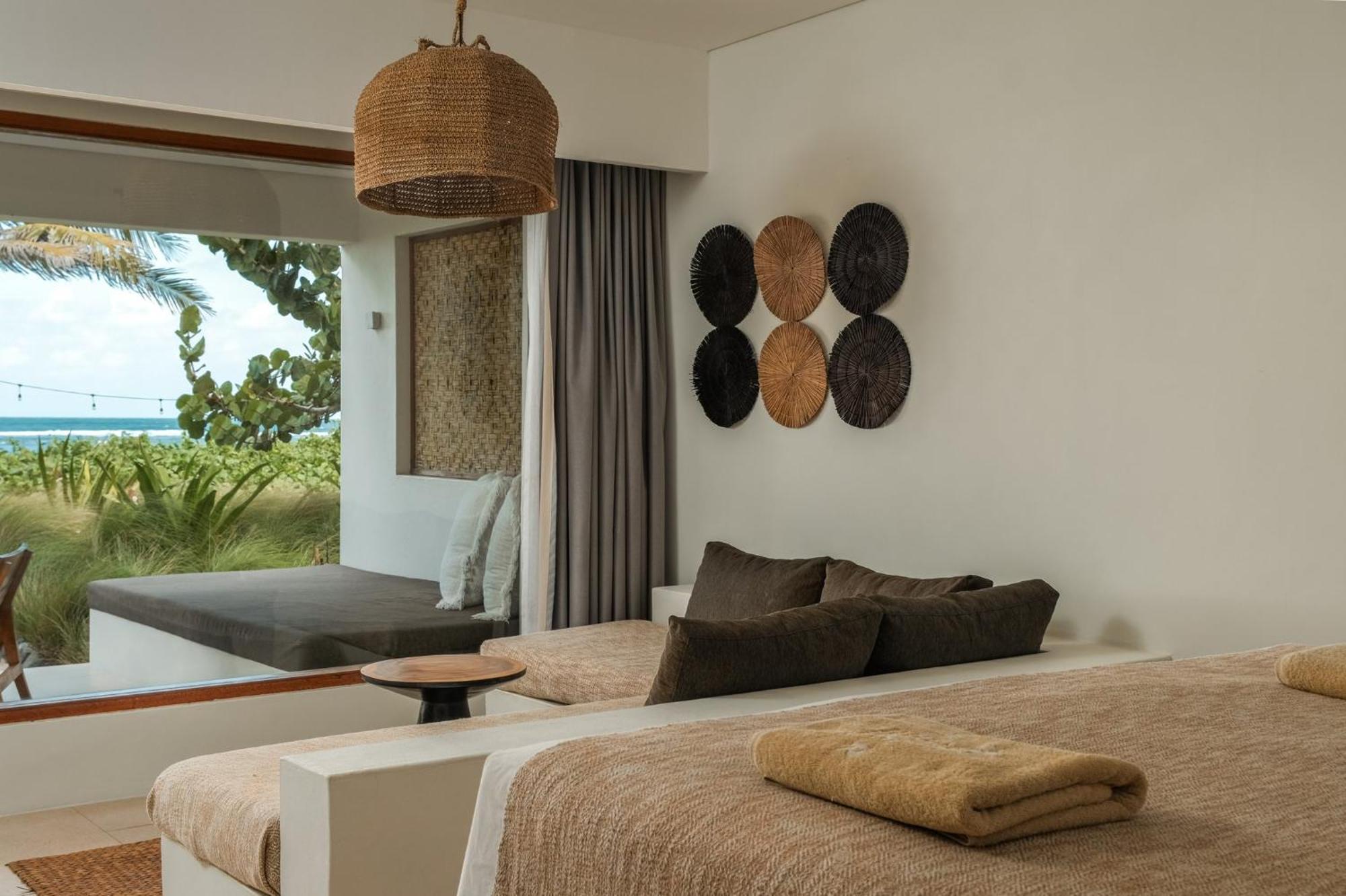 Amber Lombok Beach Resort Selong Belanak Exteriör bild