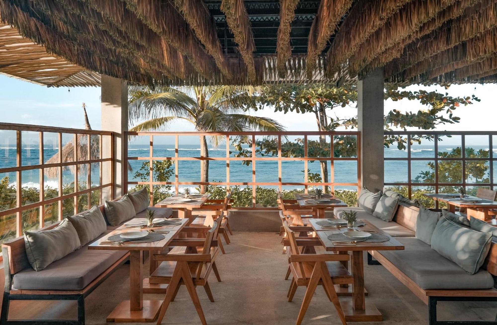 Amber Lombok Beach Resort Selong Belanak Exteriör bild