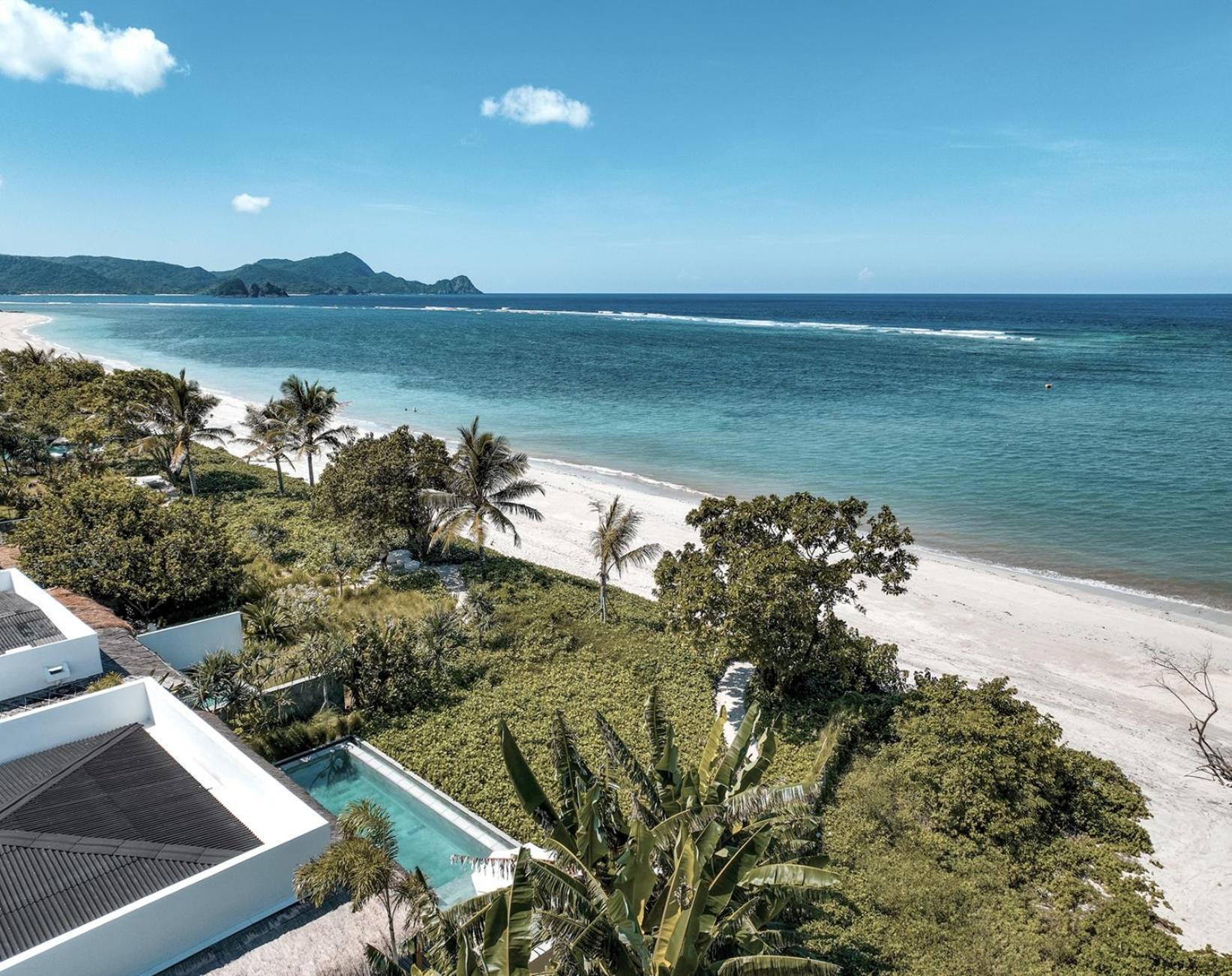 Amber Lombok Beach Resort Selong Belanak Exteriör bild