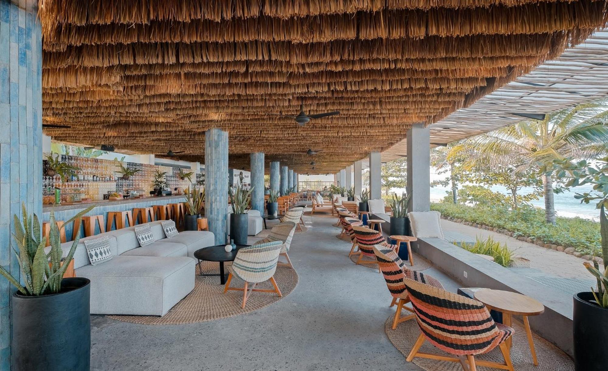 Amber Lombok Beach Resort Selong Belanak Exteriör bild