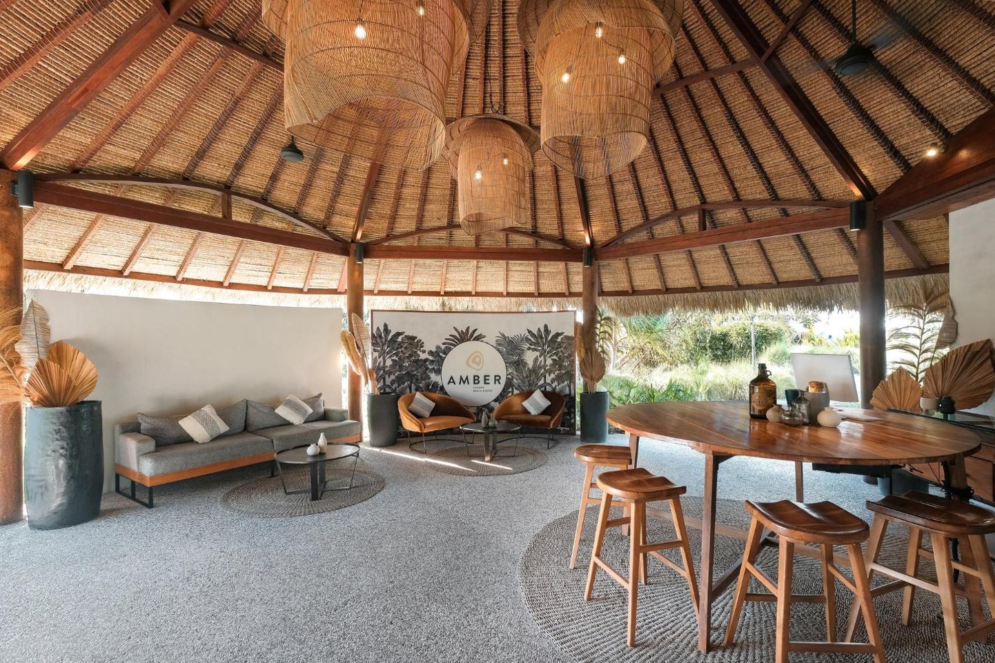 Amber Lombok Beach Resort Selong Belanak Exteriör bild